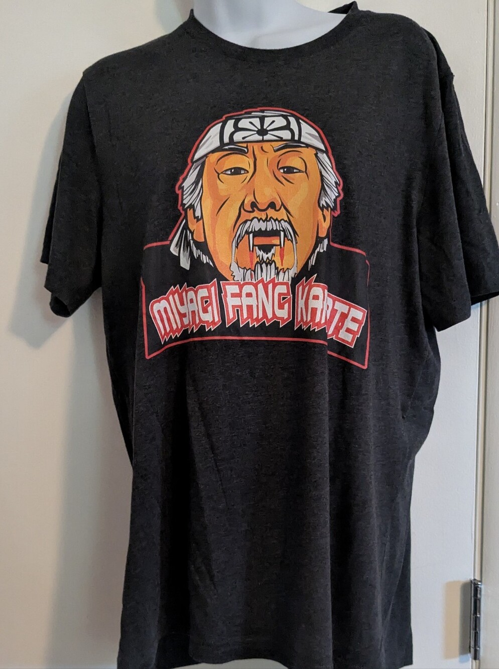 Mr. Miyagi Fang Karate Kid Cobra Kai Graphic Tee Men's L Gray